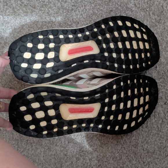 Adidas X Marimekko Ultra Boosts (Size 8) - Picture 8 of 8